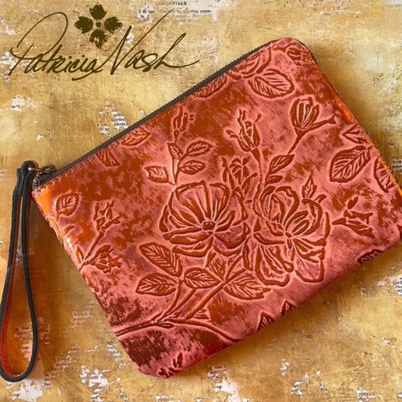 Patricia Nash Rose Gold Rust Bark Leaves Cassini Wristlet - Picture 1 of 7